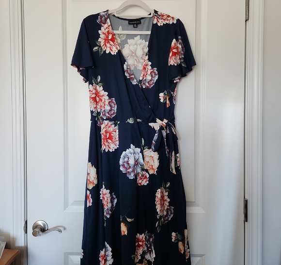 Fortune + Ivy Dresses & Skirts - Navy Floral Maxi Dress